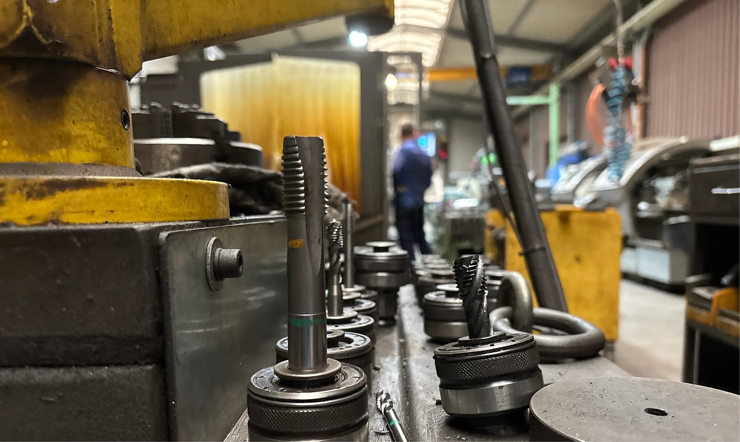 Langenrbink - Bild in der Werkshalle